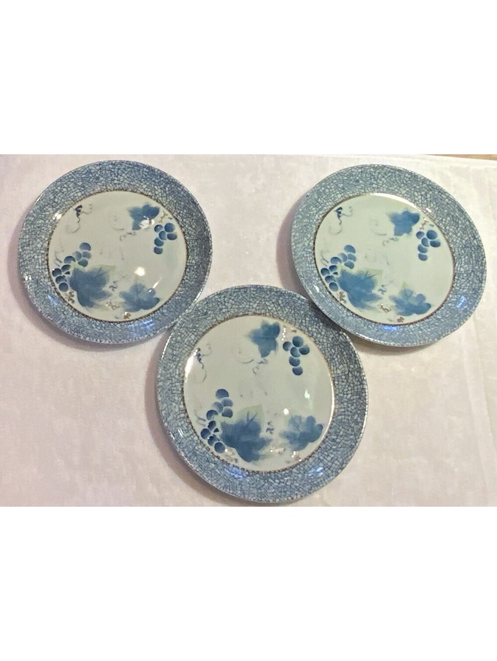 Grape/Leaf Design on Low Blue/White Porcelain 8 3/8”W Bowl w/Faux Crackle Finish